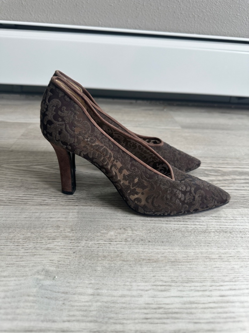 Vintage Yves Saint Laurent Brown Brocade Pointed-Toe Heels 6.5 - Picture 2 of 11